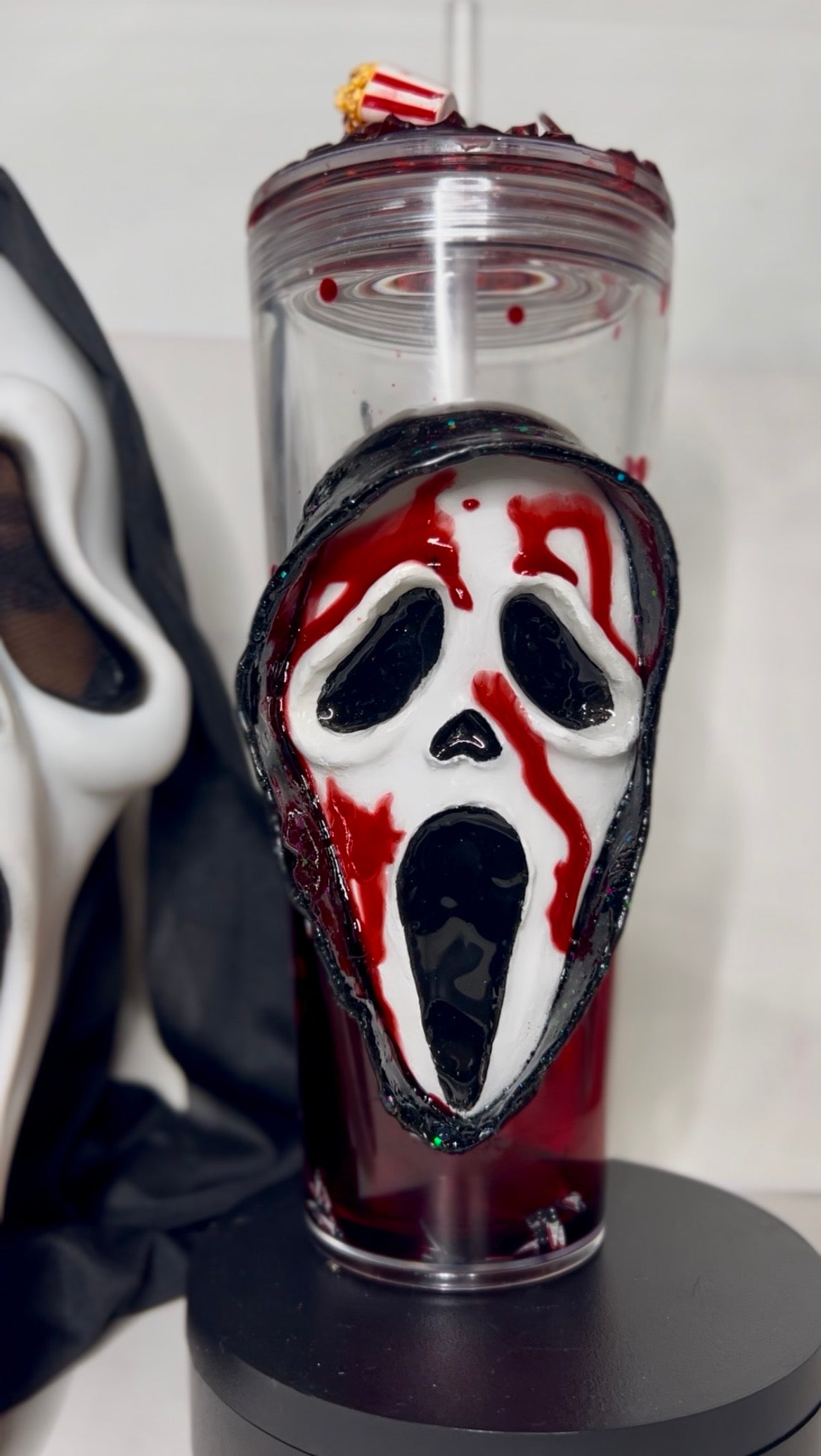 🩸 Gobelet Ghostface – Effet Lave Sang | Pièce Artisanale Unique 🔪 LF DESIGNS