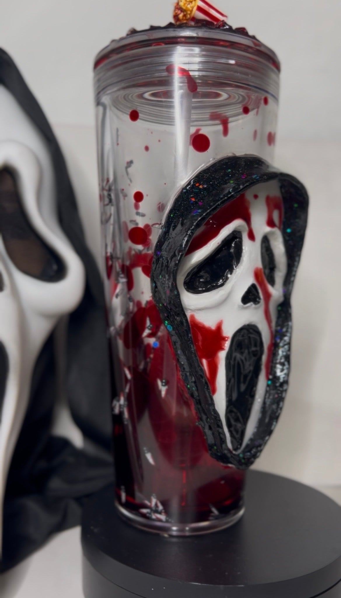 🩸 Gobelet Ghostface – Effet Lave Sang | Pièce Artisanale Unique 🔪 LF DESIGNS